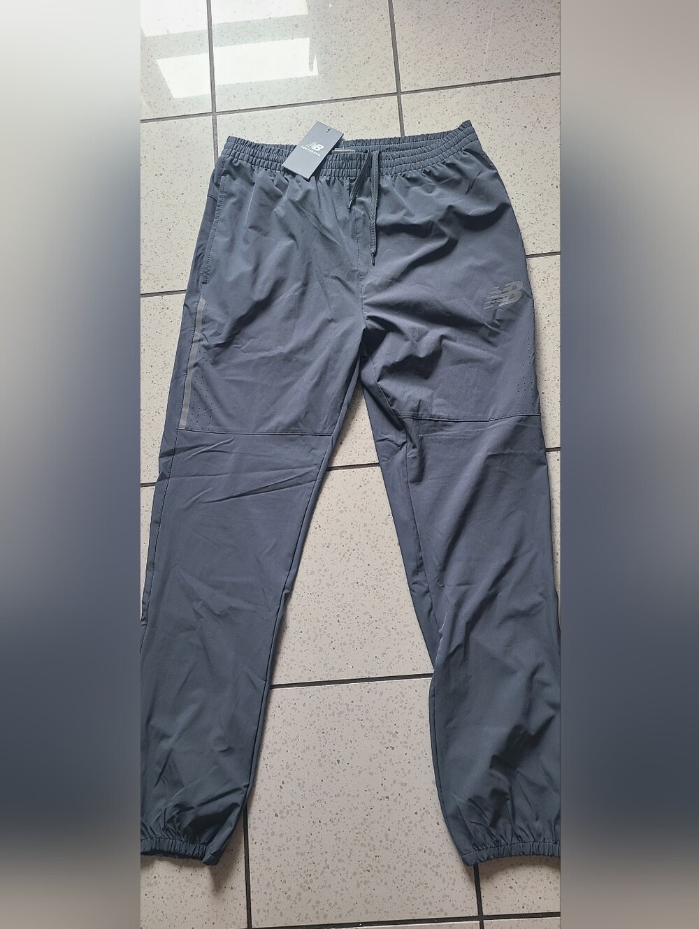 New Balance Men’s Charcoal Gray Athletic Joggers - Picture 4 of 4